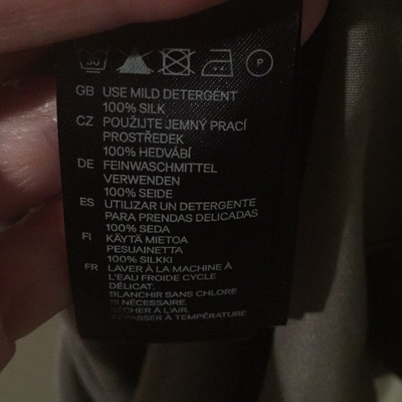 H&M 100% silk dress. New with out tags. - Picture 4 of 5